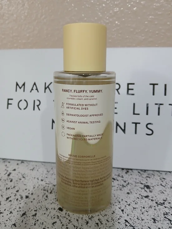 VS PINK Crème Vanilla & Dream Body Mist - Picture 2 of 2